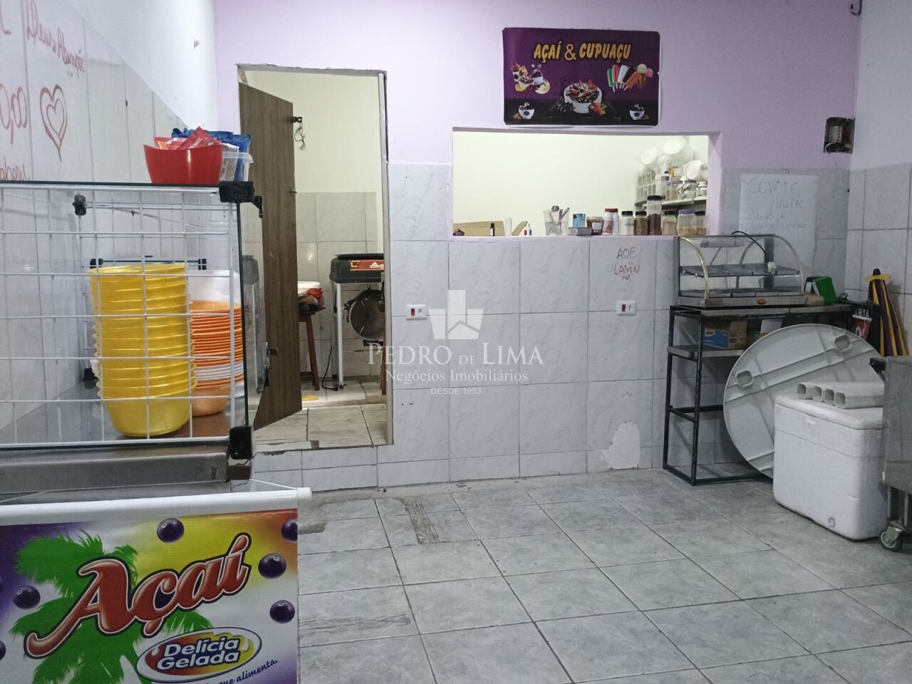 Casa terrea com 2 quartos, e um salão comercial na frente - Vila Jacui 