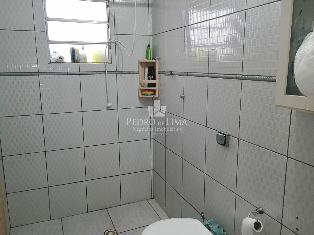 Casa terrea com 2 quartos, e um salão comercial na frente - Vila Jacui 