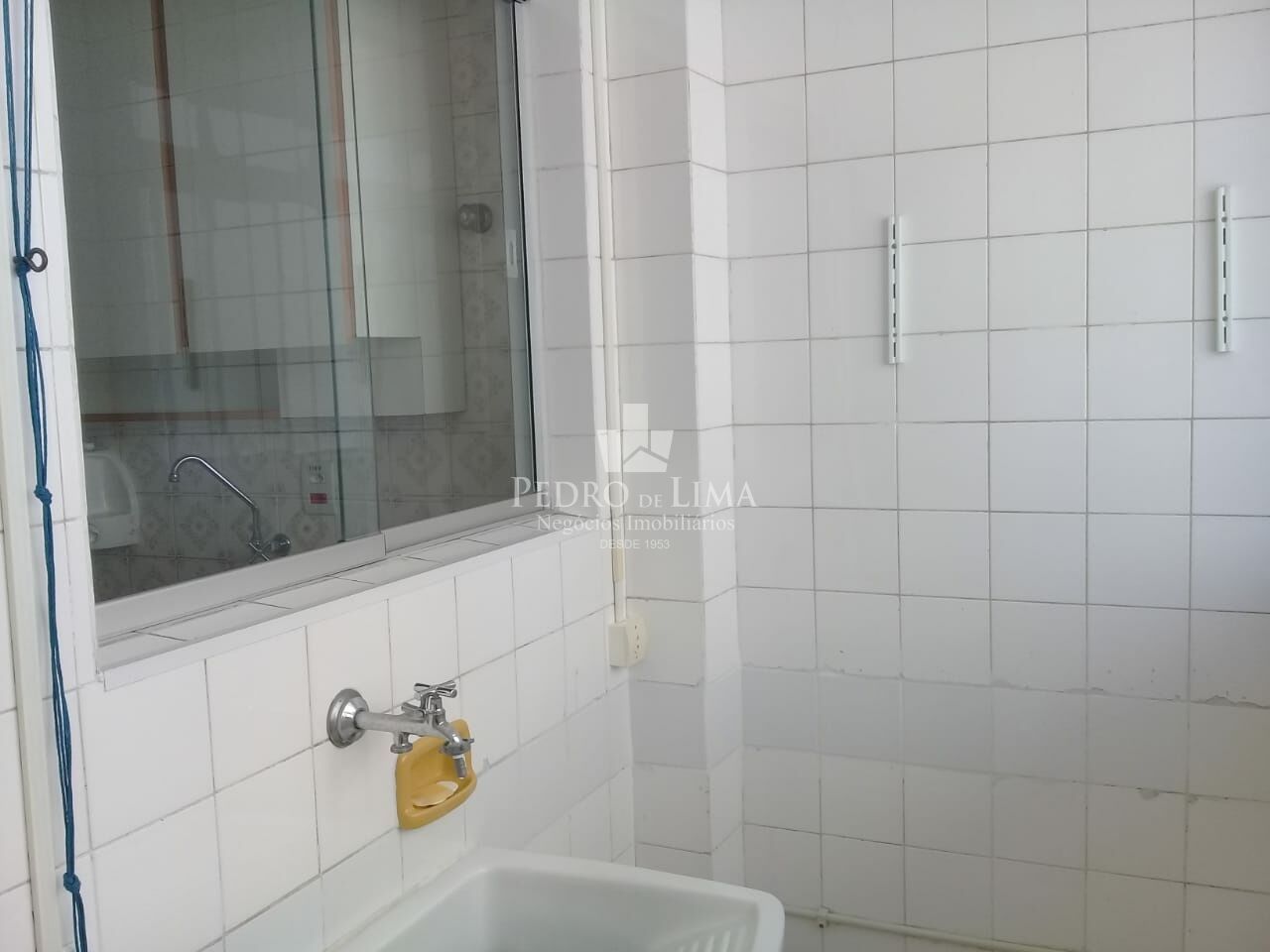 Apartamento próximo a Av. Presidente Wilson em São Vicente