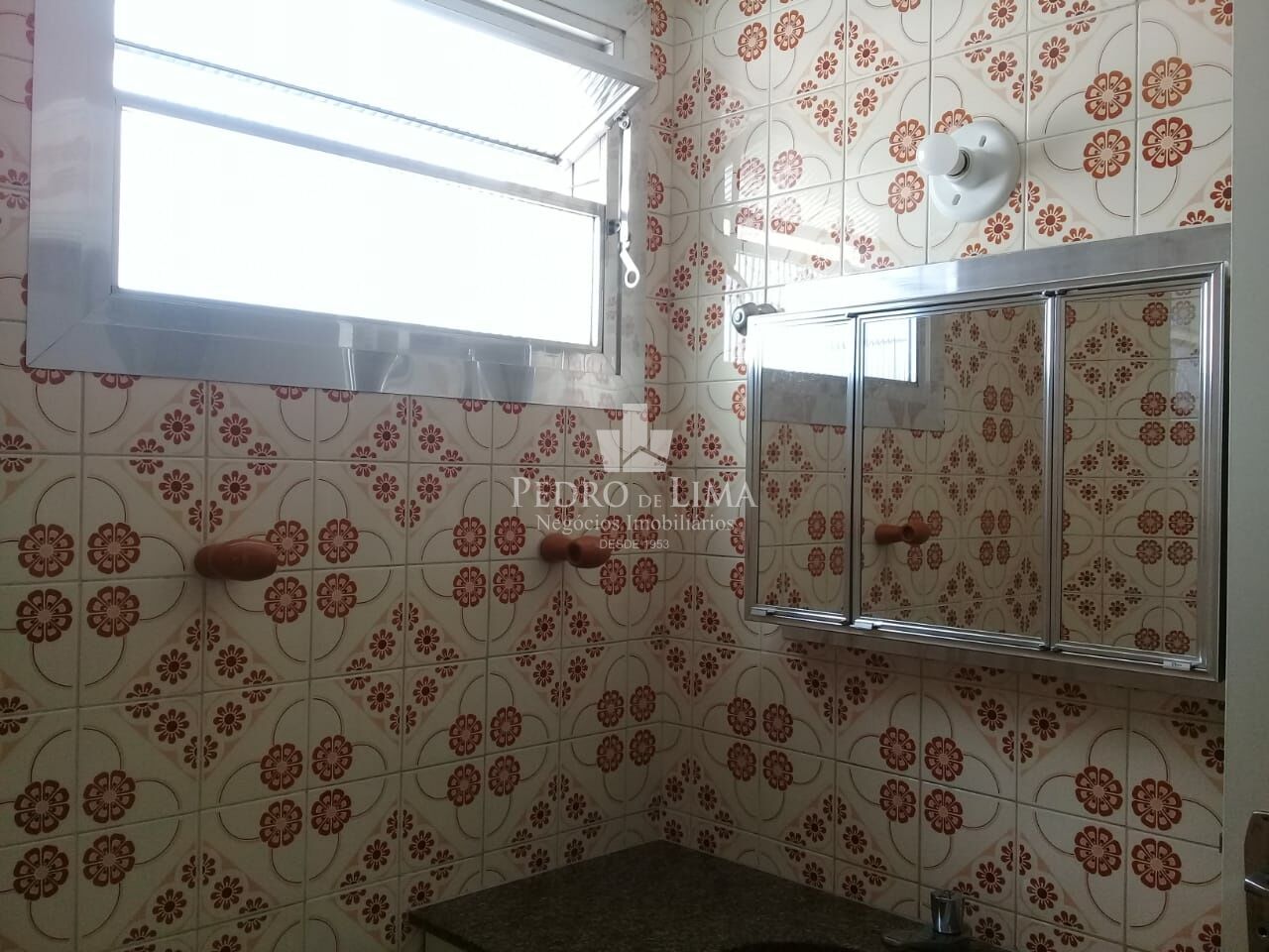 Apartamento próximo a Av. Presidente Wilson em São Vicente