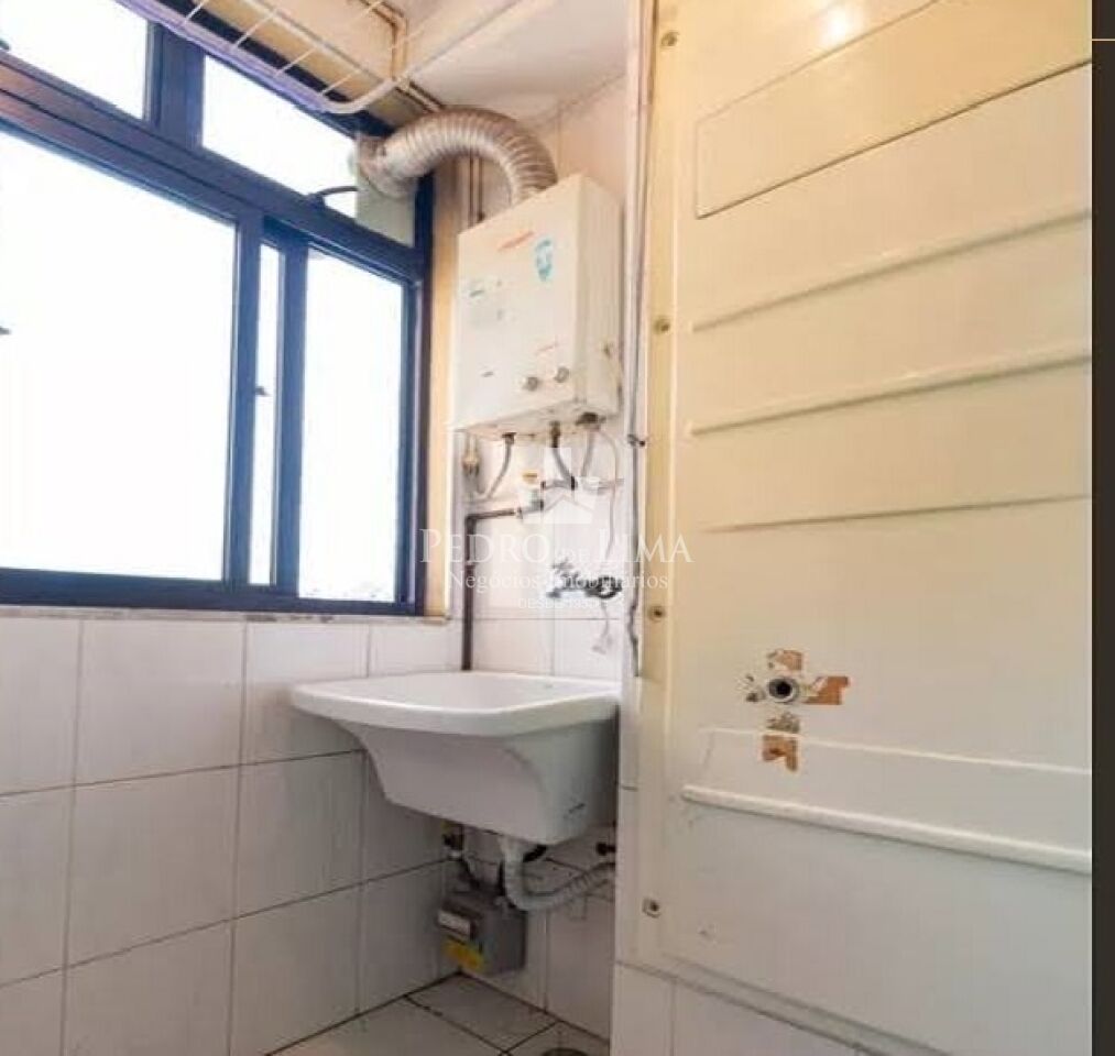 Apartamento com 3 dormitórios - Vila Araguaia  na região do Cangaíba