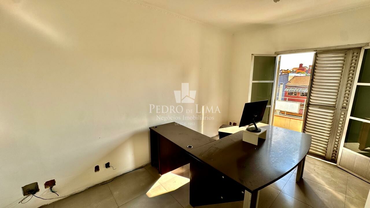 Prédio Comercial na Penha com 498 metros de área útil.