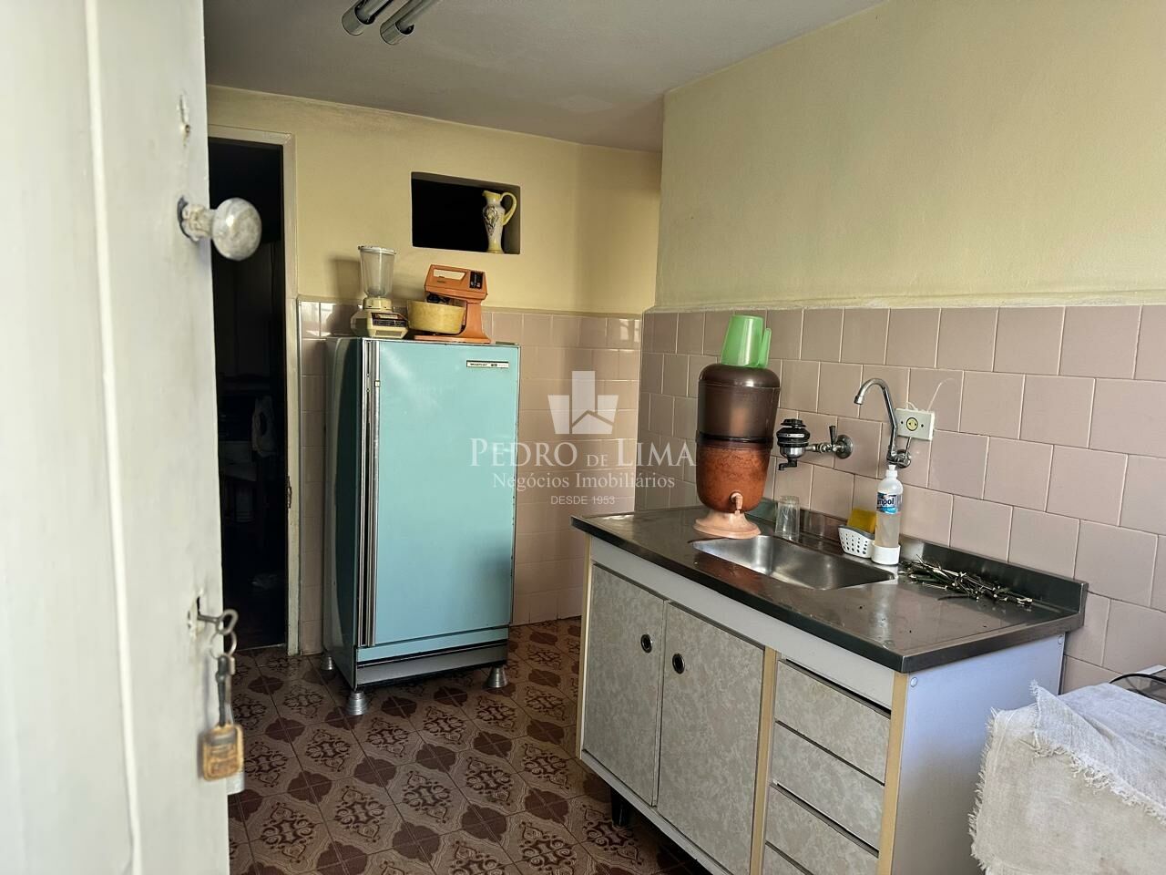 Casa  terrea     condução  na  porta no Cangaíba