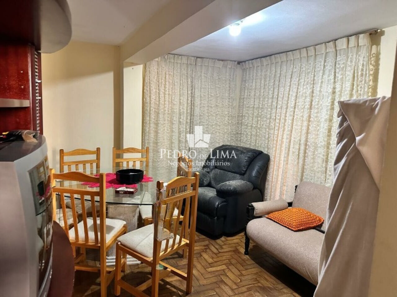 Casa  terrea     condução  na  porta no Cangaíba