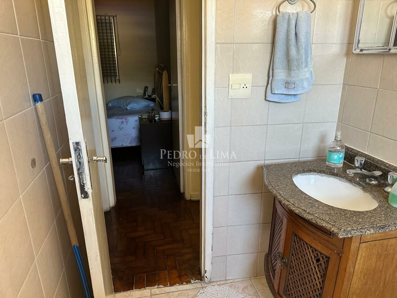 Casa  terrea     condução  na  porta no Cangaíba