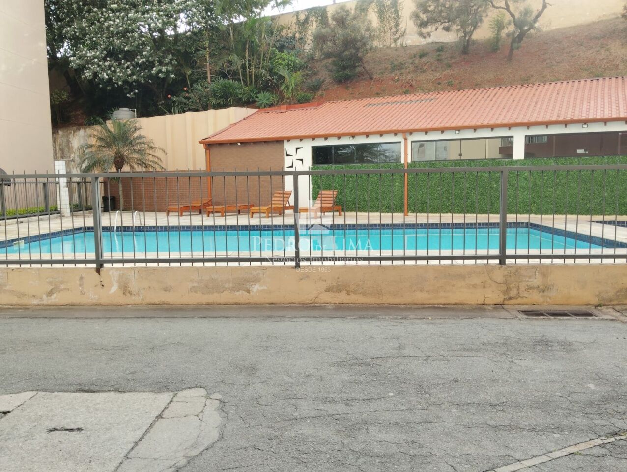 Apartamento de 2 Dormitórios, sala, cozinha e 1 vaga na Vila Curuça