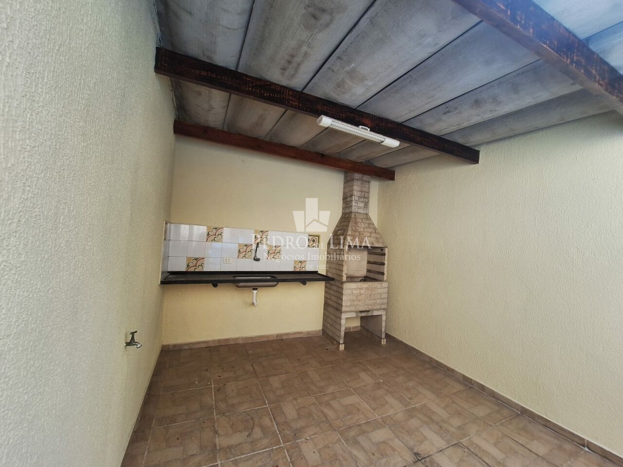 Sobrado no Patriarca com 3 suítes e 6 vagas