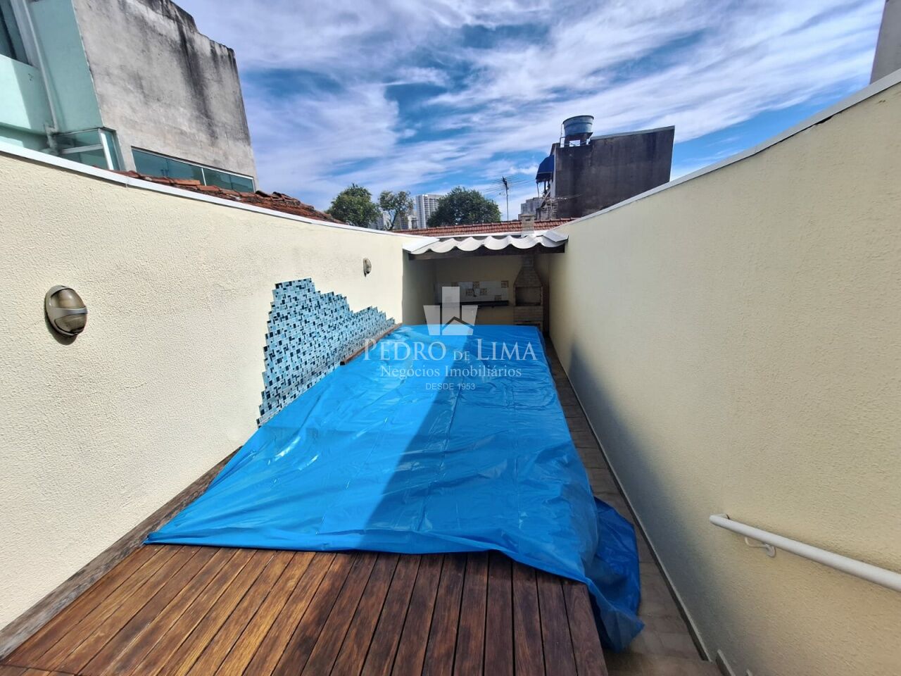 Sobrado no Patriarca com 3 suítes e 6 vagas