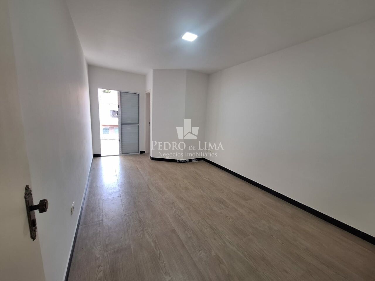 Sobrado no Patriarca com 3 suítes e 6 vagas