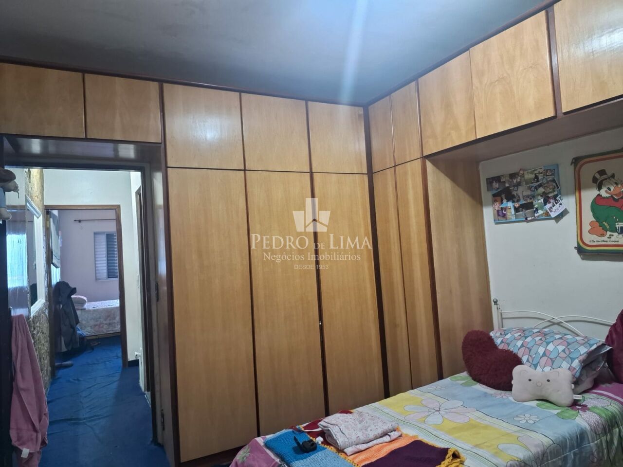 Sobrado frontal á venda conta com 3 quartos,  2 vagas de garagem na Ponte Rasa