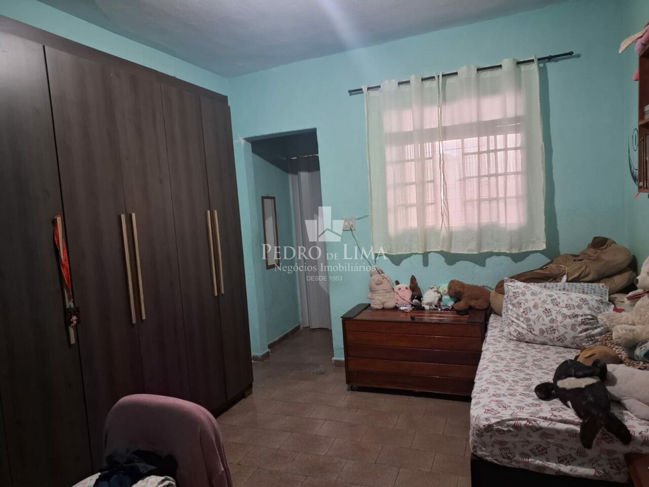 Casa térrea, com dois quartos, sala, cozinha, escritório, 2 banheiros, 2 vagas cobertas no Cangaiba