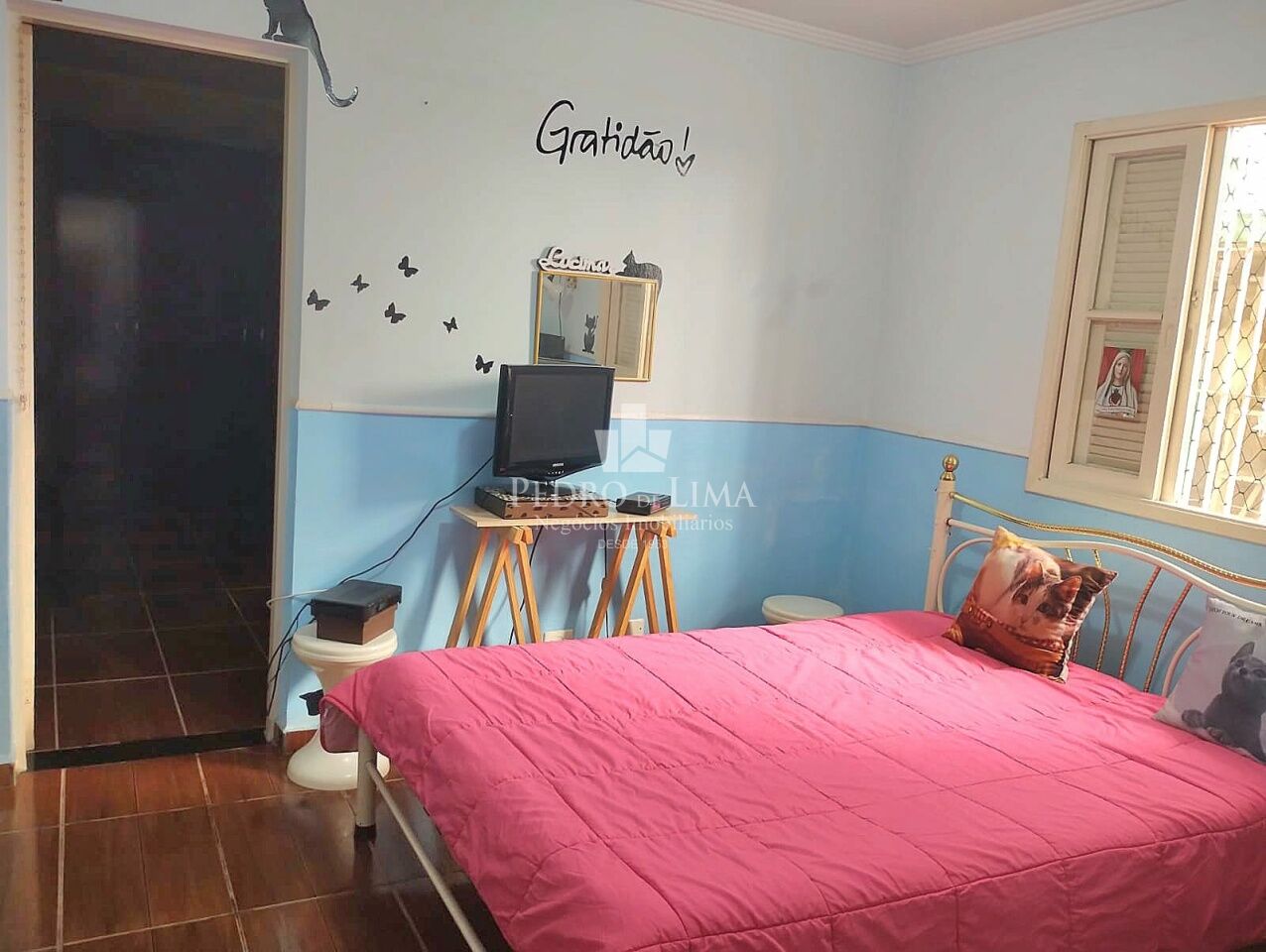Casa terrea de 3 dormitorios sendo 1 suite e 2 vagas de garagem no Cangaíba