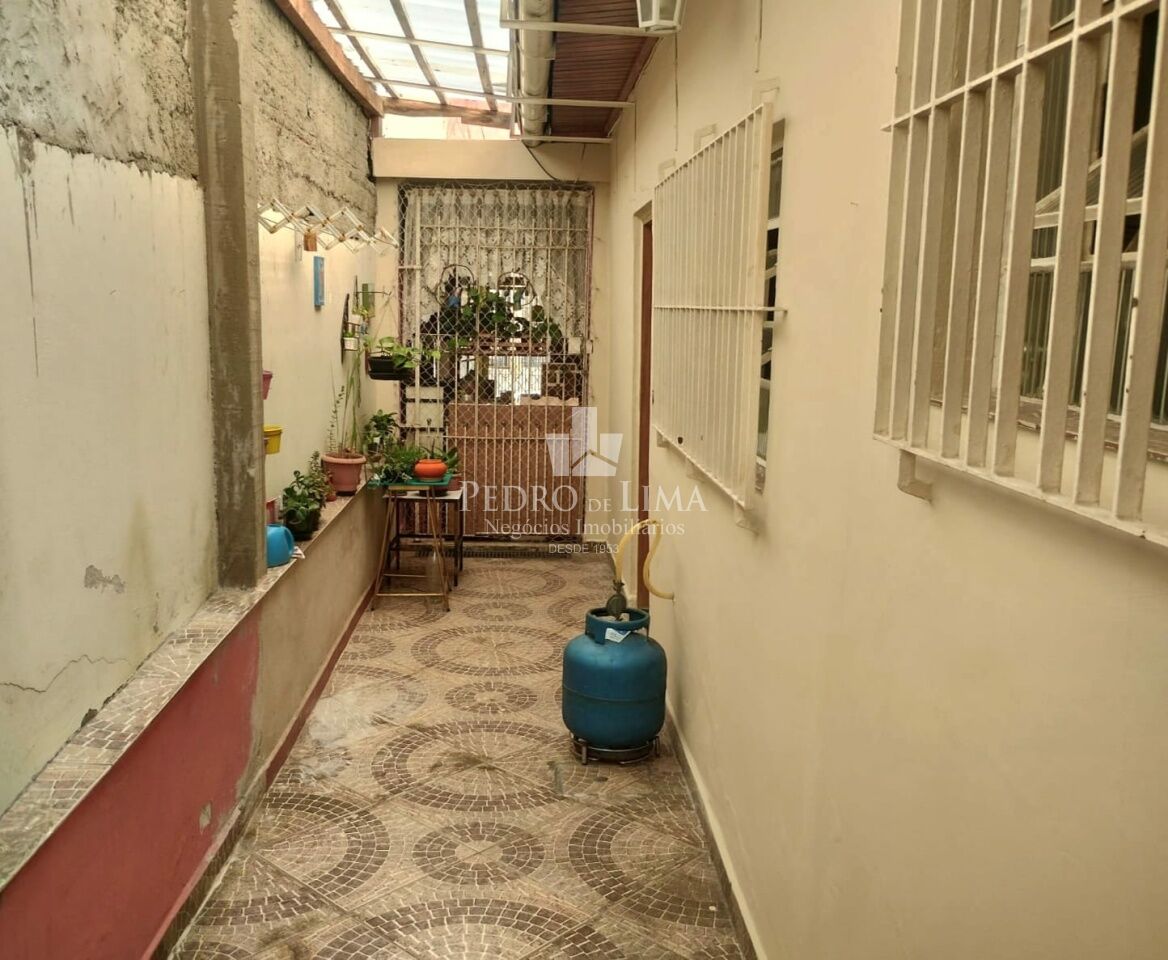 Casa terrea de 3 dormitorios sendo 1 suite e 2 vagas de garagem no Cangaíba