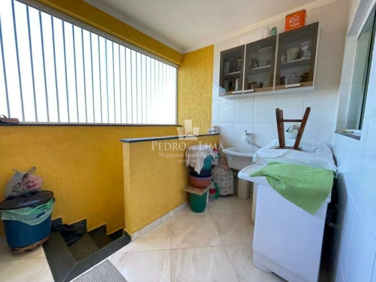 Sobrado com 3 Dormitórios sendo 1 Suíte , sacada e 4 vagas de garagem na Penha