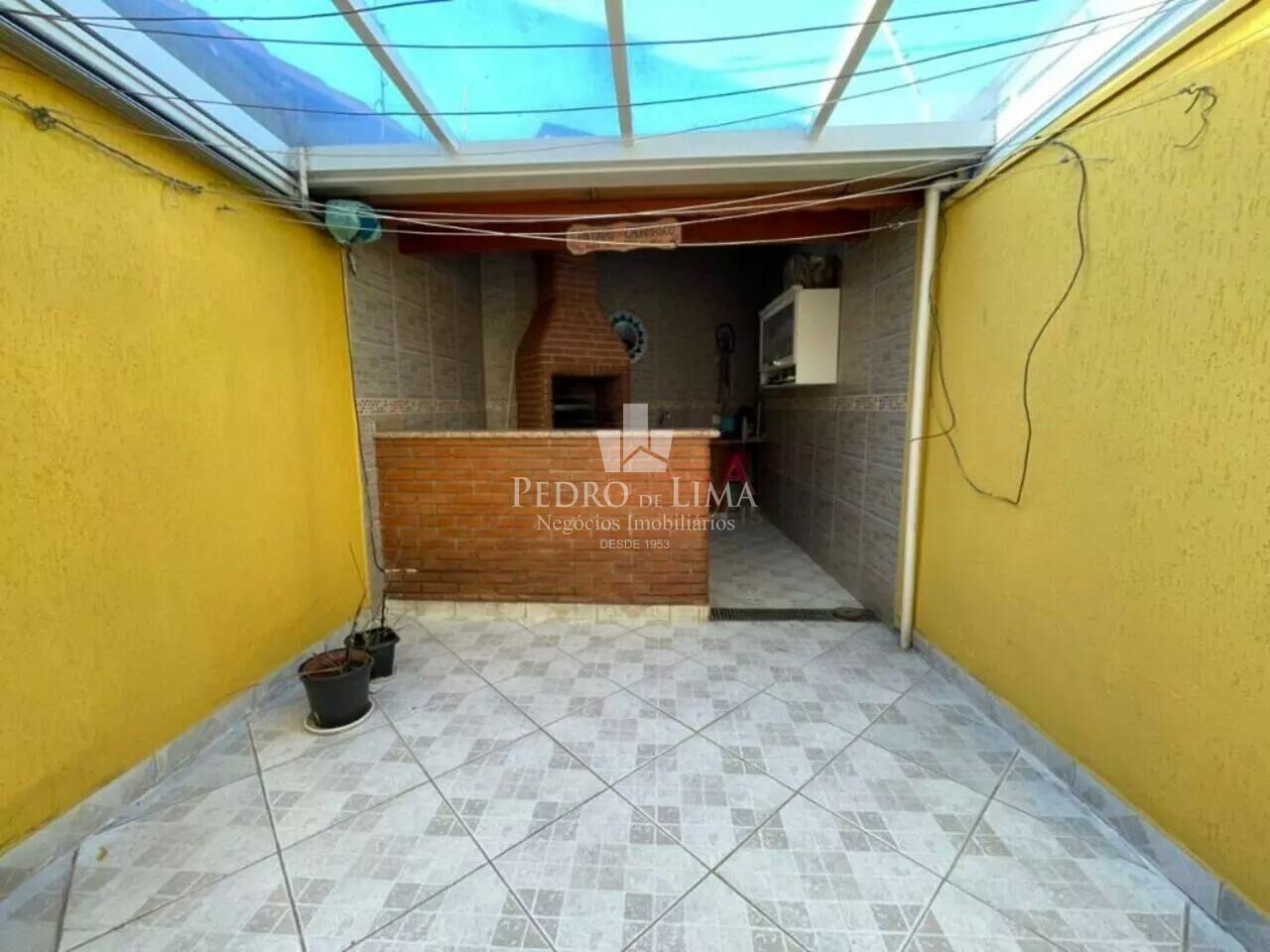 Sobrado com 3 Dormitórios sendo 1 Suíte , sacada e 4 vagas de garagem na Penha