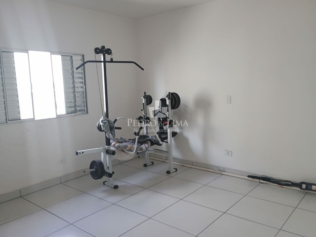 Casa com 3 quartos sendo 1 suite e outra casa nos fundos na Ponte Rasa
