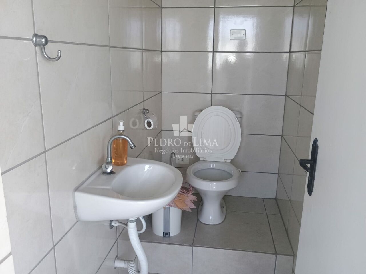 Casa com 3 quartos sendo 1 suite e outra casa nos fundos na Ponte Rasa