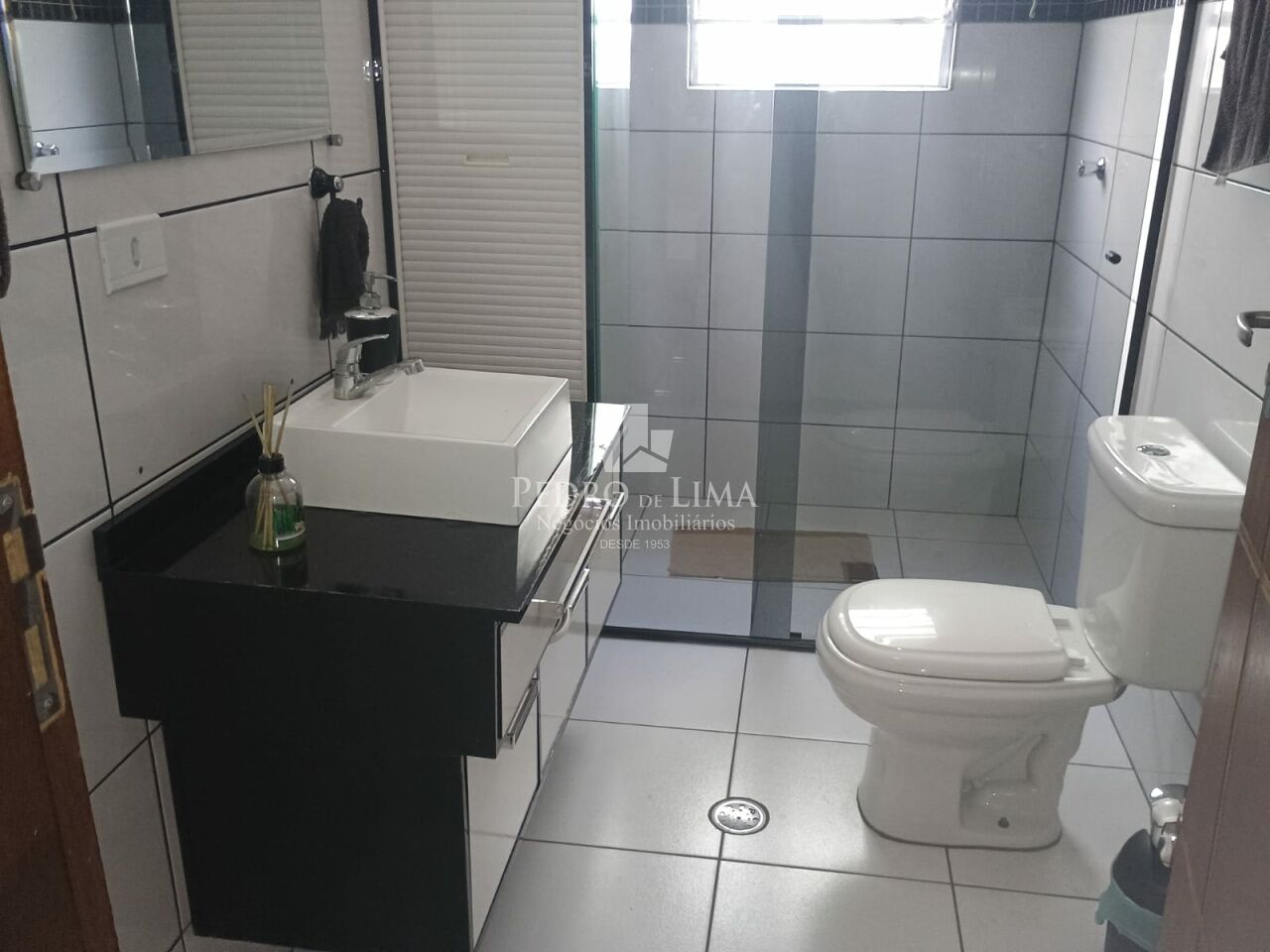 Casa com 3 quartos sendo 1 suite e outra casa nos fundos na Ponte Rasa