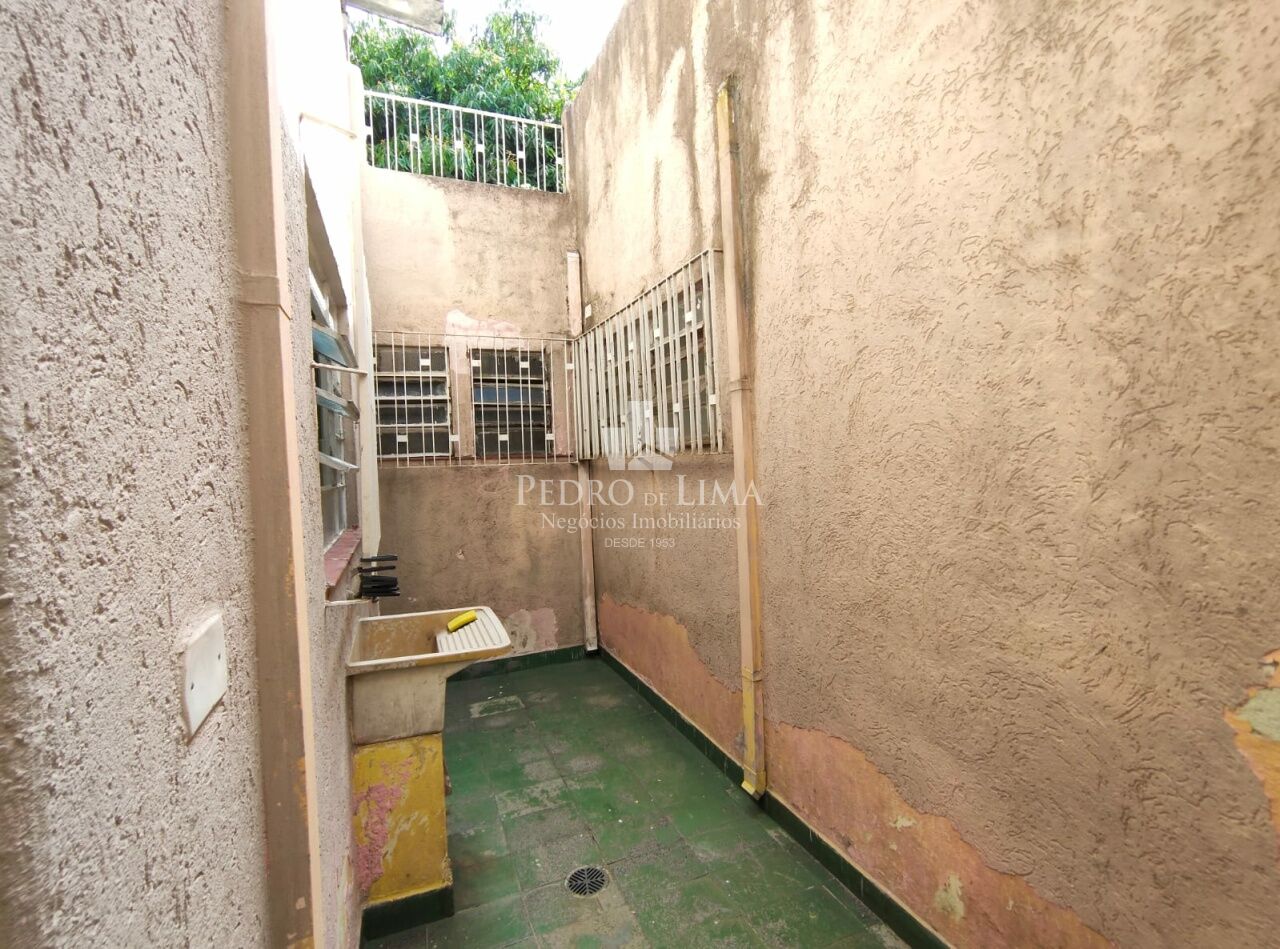Sobrado frontal na regão da Vila Domitila - Ponte Rasa
