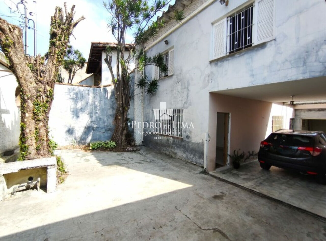 Sobrado frontal na regão da Vila Domitila - Ponte Rasa