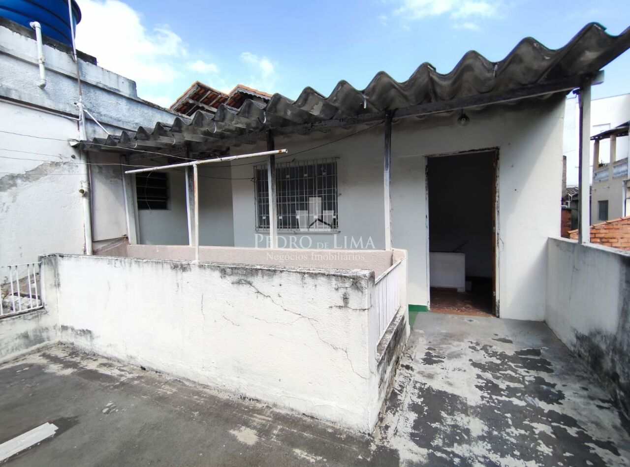 Sobrado frontal na regão da Vila Domitila - Ponte Rasa