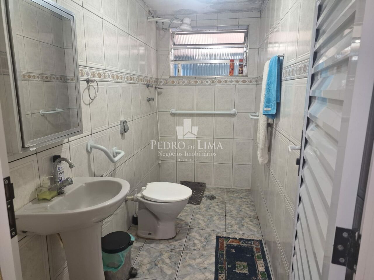 Terreno com 3 casas antigas no Cangaíba, ideal para construtores.