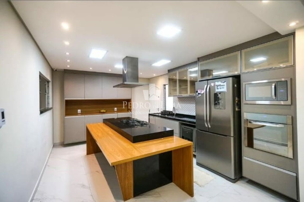 Casa Terrea 3 Quartos,1 Suite, 4 vagas e Quintal na Vila Matilde
