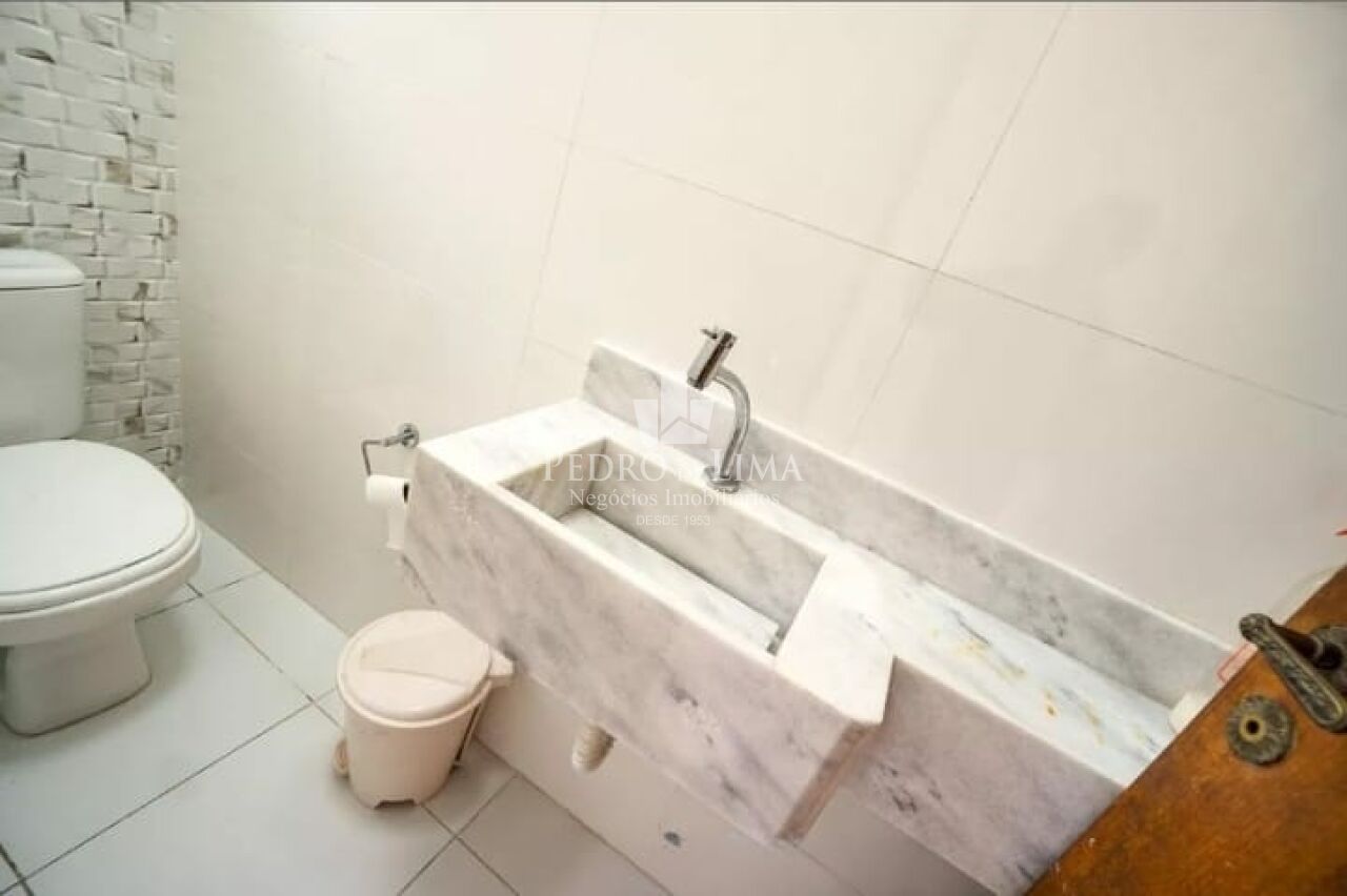 Casa Terrea 3 Quartos,1 Suite, 4 vagas e Quintal na Vila Matilde