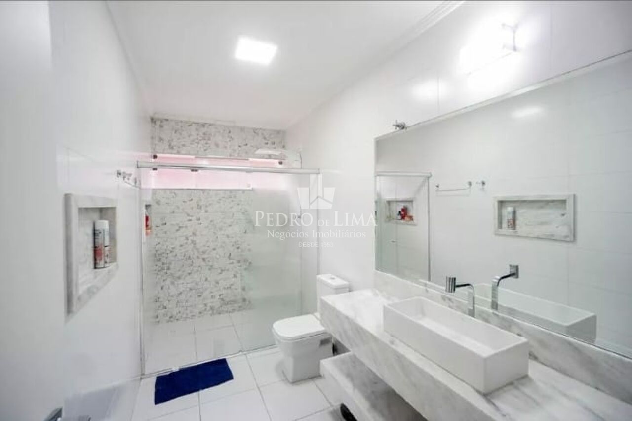 Casa Terrea 3 Quartos,1 Suite, 4 vagas e Quintal na Vila Matilde