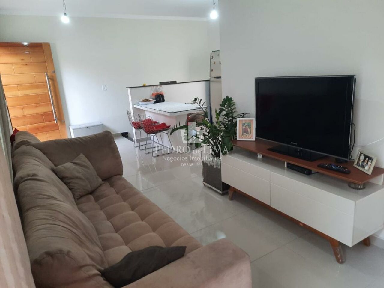 Sobrado frontal dois dormitórios na Vila Esperança - Penha