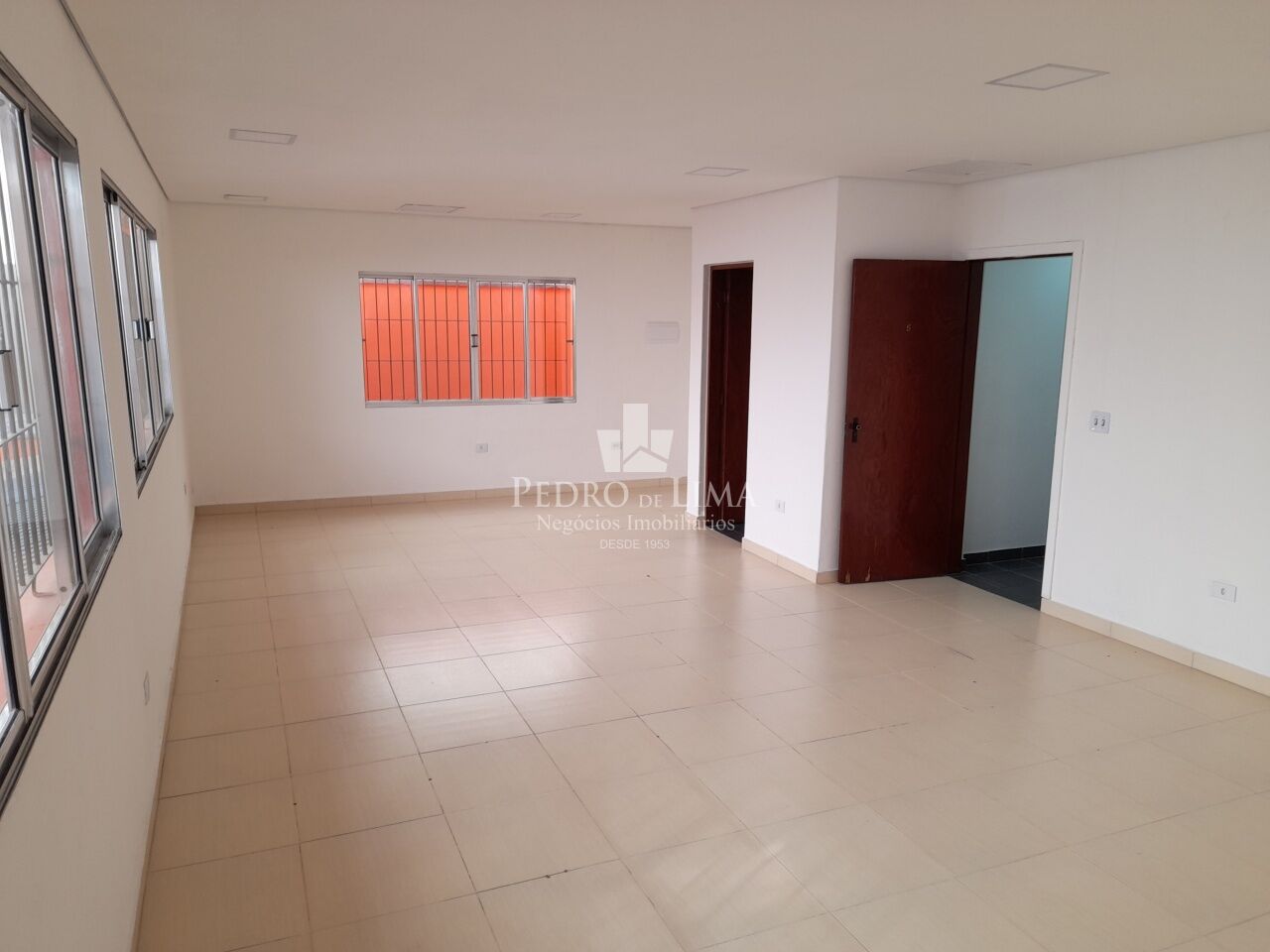 imagem do imovel Sala Comercial na Av. São Miguel , Vila Buenos Aires, com 45 m². ref: PE43495
