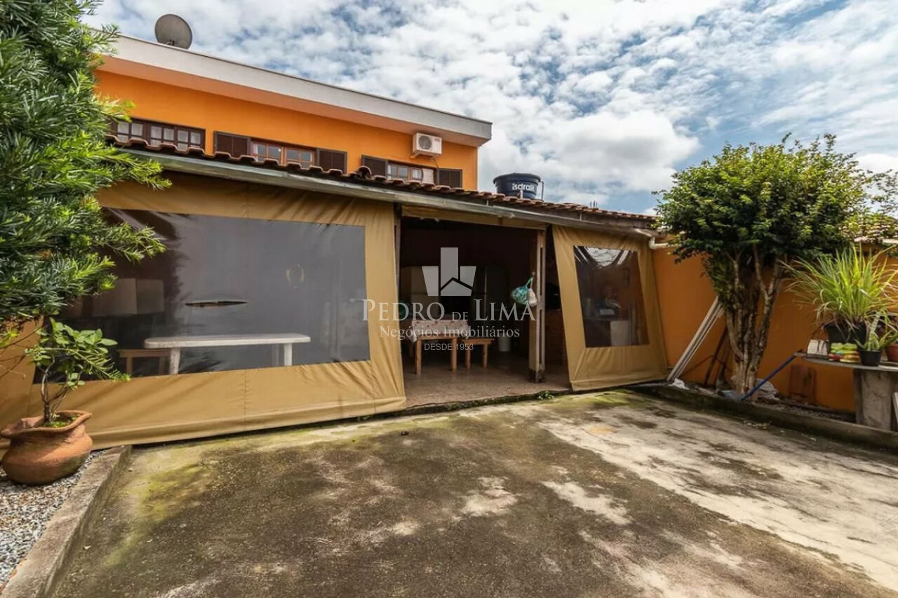 Casa terrea  com quartos amplos e quintal na Penha