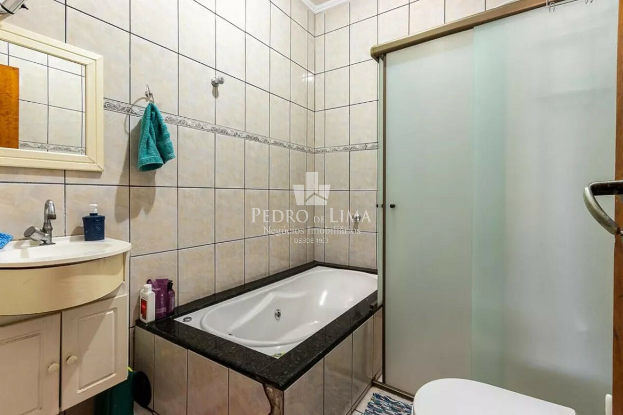 Casa terrea  com quartos amplos e quintal na Penha