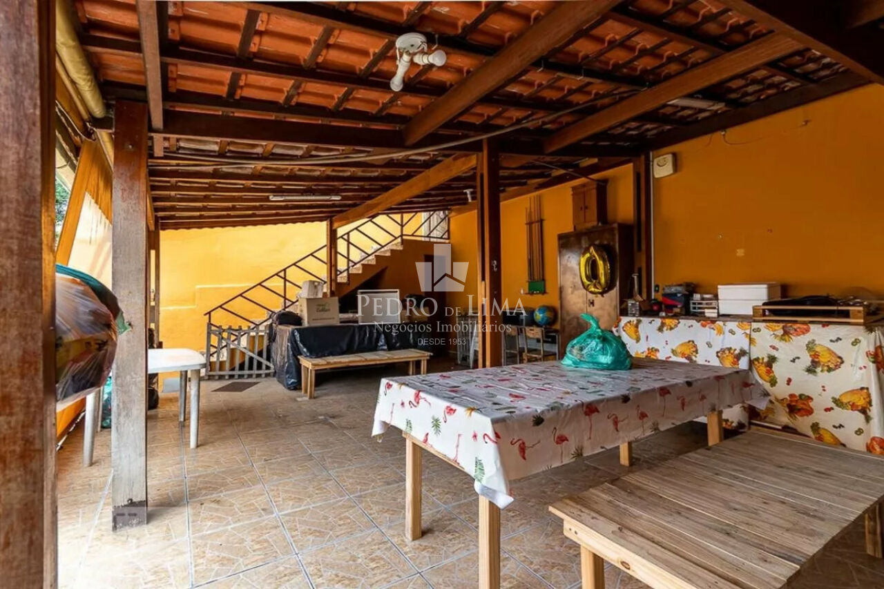 Casa terrea  com quartos amplos e quintal na Penha