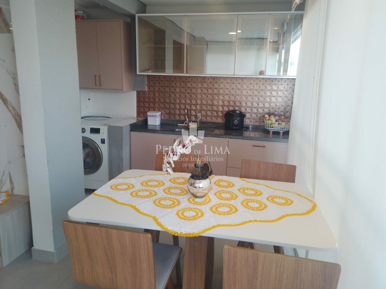 Apartamento 2 quartos 1 deles suíte e 1 vaga na Penha
