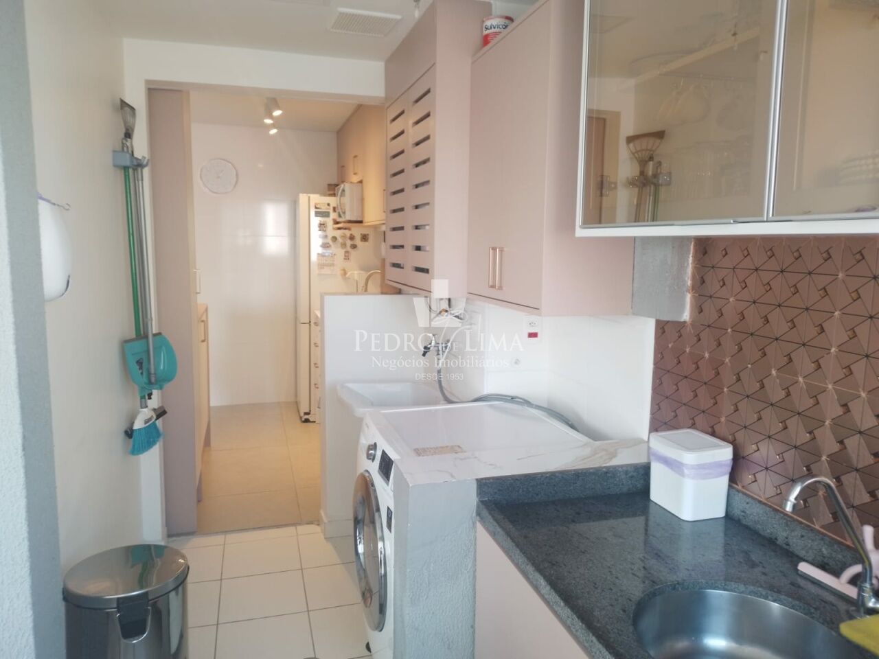 Apartamento 2 quartos 1 deles suíte e 1 vaga na Penha