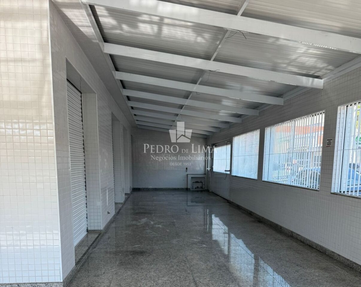 Salão Comercial em Itaquera, 500 m² útil excelente localização.