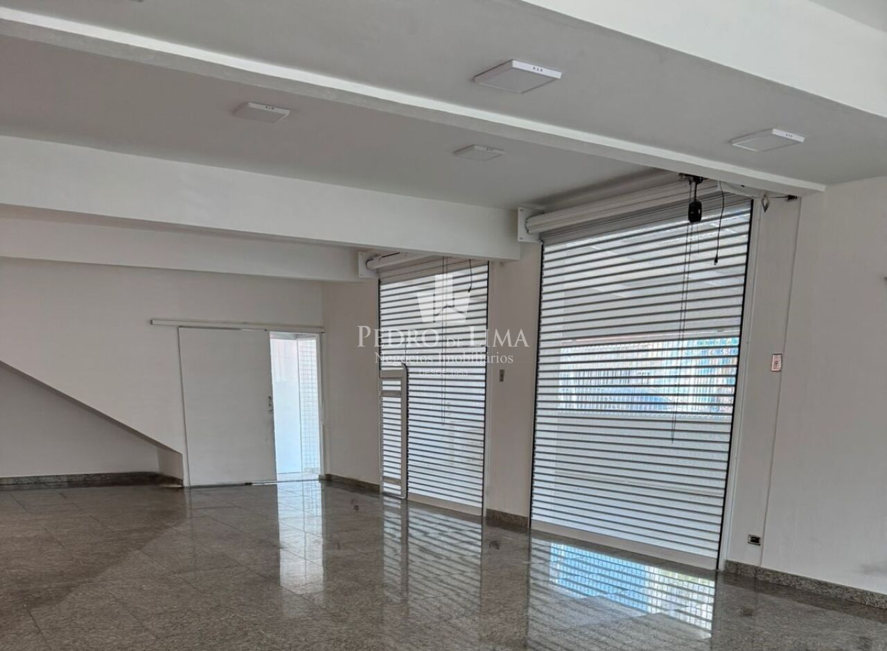 Salão Comercial em Itaquera, 500 m² útil excelente localização.