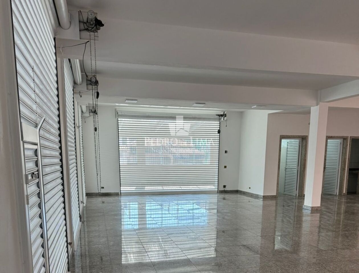 Salão Comercial em Itaquera, 500 m² útil excelente localização.