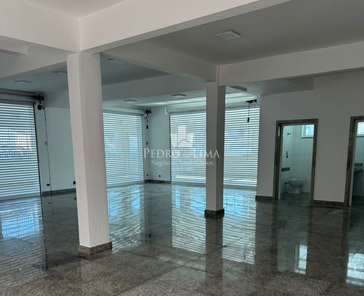 Salão Comercial em Itaquera, 500 m² útil excelente localização.