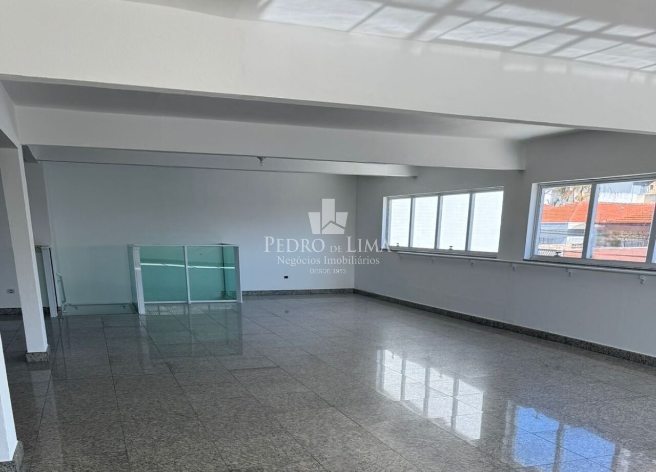 Salão Comercial em Itaquera, 500 m² útil excelente localização.