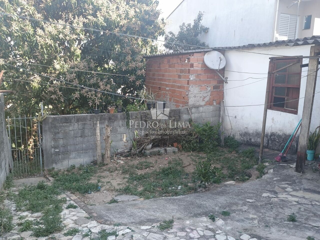 Terreno: 10x40=400m² com 2 casas térreas de 2 quartos e 2 vagas no Ermelino Matarazzo