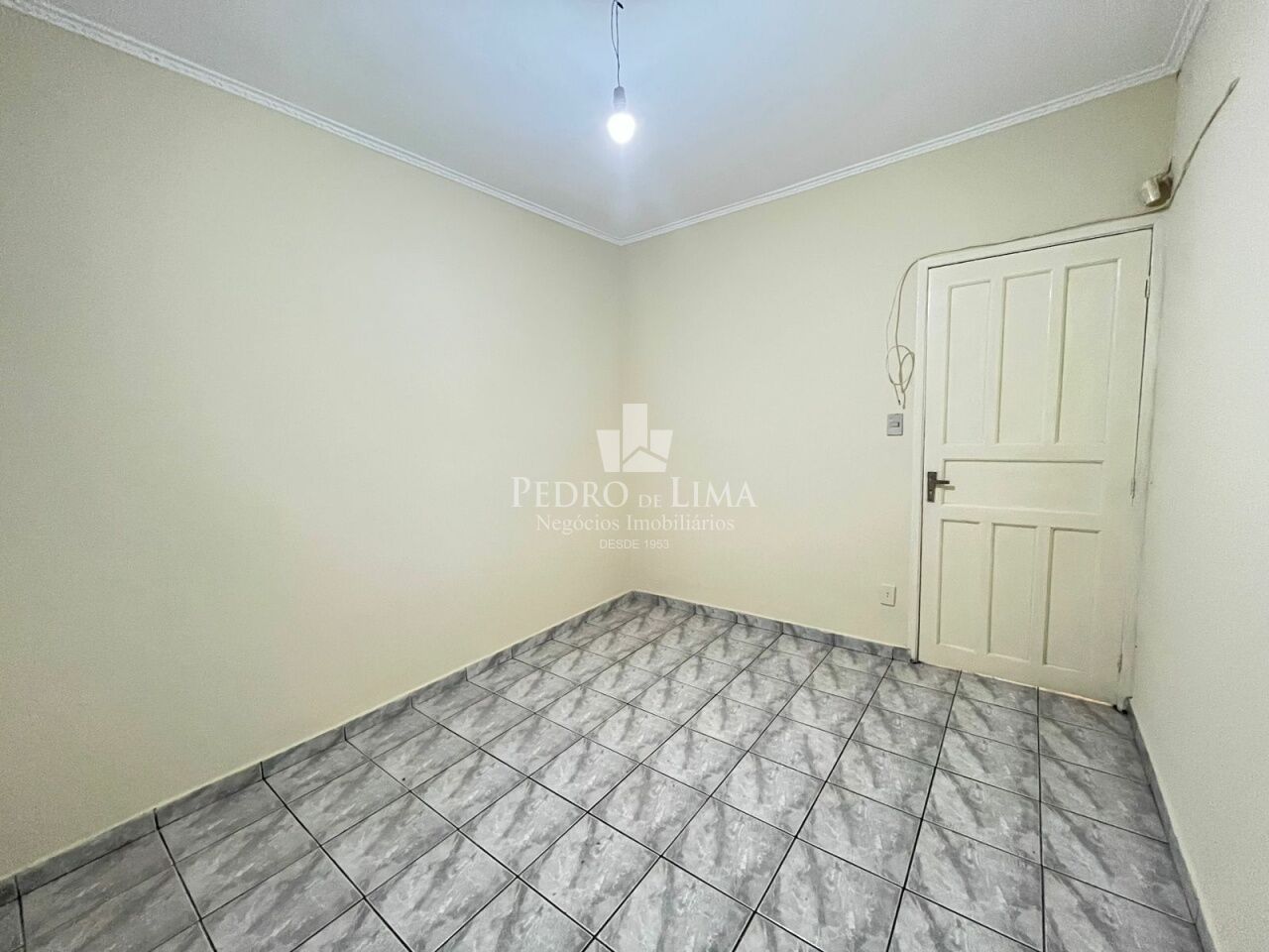 Casa Ampla com Edícula e 3 Vagas de Garagem Próximo a estação Engenheiro Goulart no Cangaíba  