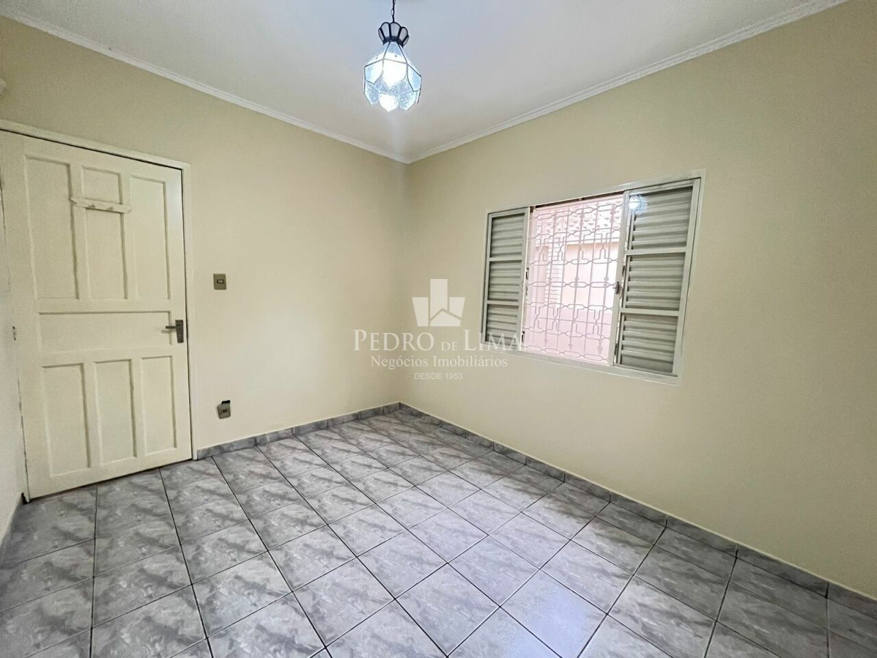 Casa Ampla com Edícula e 3 Vagas de Garagem Próximo a estação Engenheiro Goulart no Cangaíba  