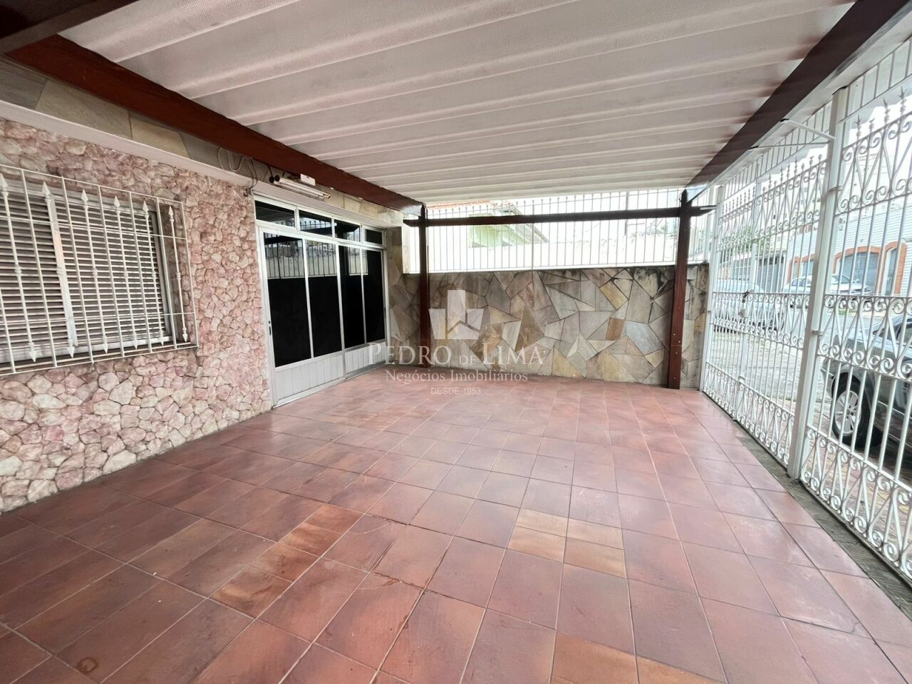 Casa Ampla com Edícula e 3 Vagas de Garagem Próximo a estação Engenheiro Goulart no Cangaíba  