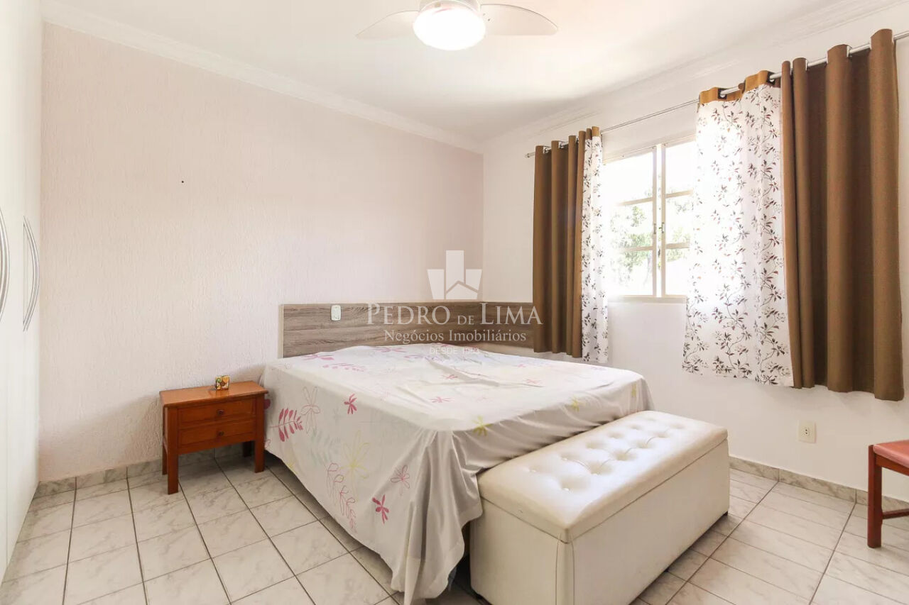 Sobrado frontal com  quartos amplos e quintal na Vila Jacui