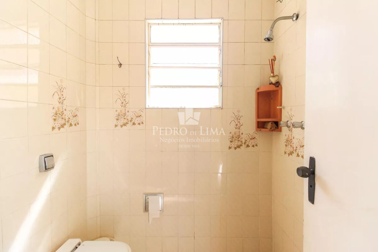Sobrado frontal com  quartos amplos e quintal na Vila Jacui
