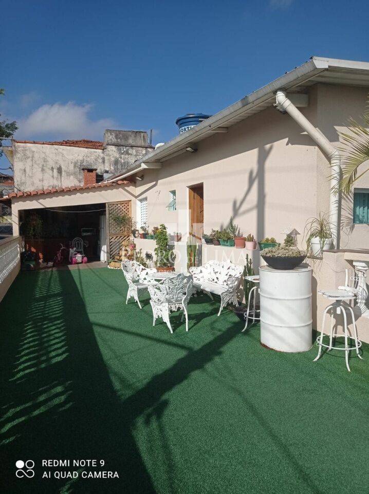Terreno com duas casas na Penha