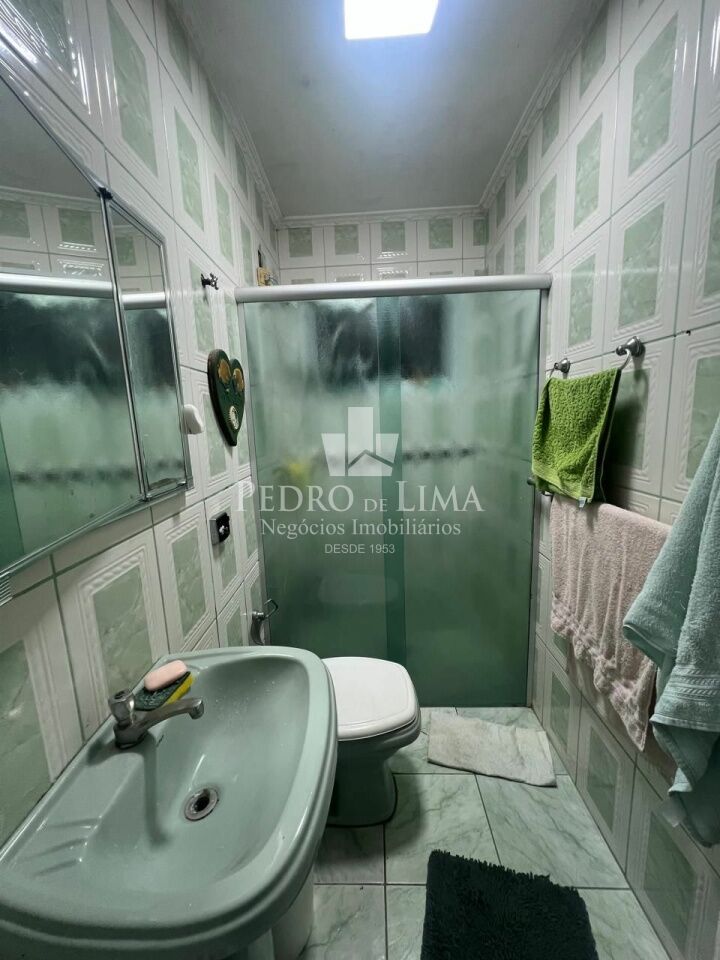 Terreno com duas casas na Penha