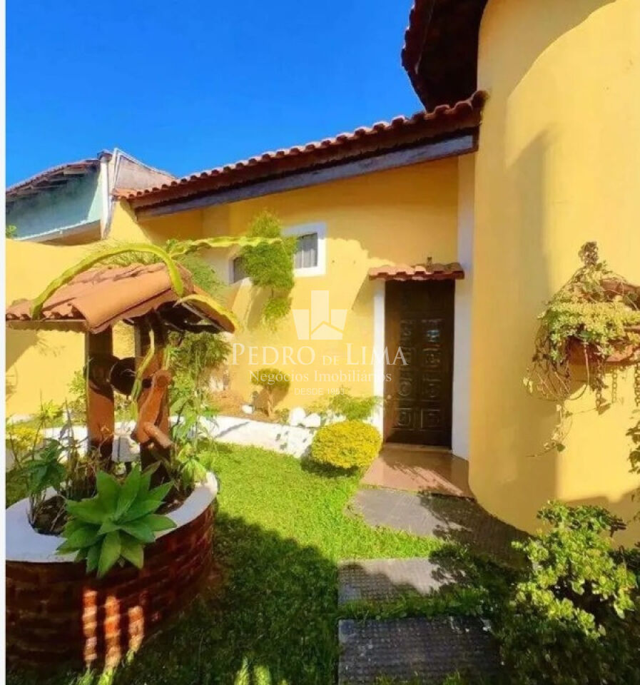 Casa Térrea terreno 10x50 de 160m² de área construída 6 vagas e piscina em São Miguel  
